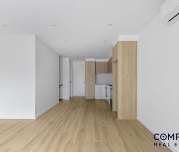 Brand New 3-Bedroom Townhouse! - Photo 5