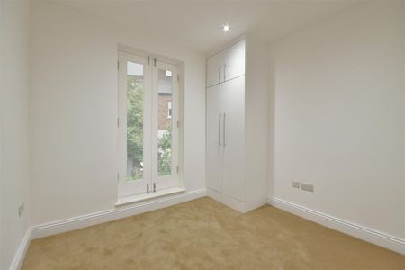 Russell Road, West Hendon, NW9 6AL, London - Photo 2