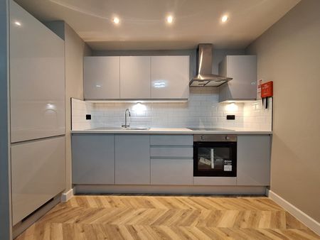 2 Bed Flat, Spur Road, N15 - Photo 3