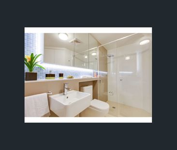 Stunning City Views | 10th Floor - Photo 3