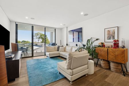 Contemporary Inner-City Elegance in the Heart of Rosebery - Photo 2