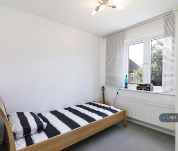 5 bedroom semi-detached house to rent - Photo 3