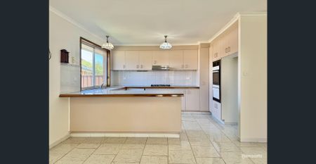 Spacious Four-Bedroom Family Home with Modern Comforts... - Photo 4