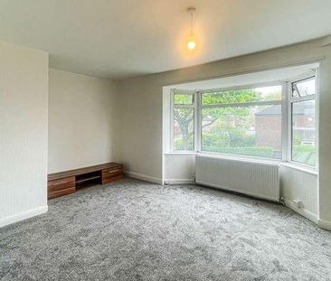 Highbury Avenue, Flixton, Manchester, M41 - Photo 6