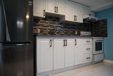 For Lease - 593 Ridgeway Avenue, Oshawa, Ontario - Photo 5