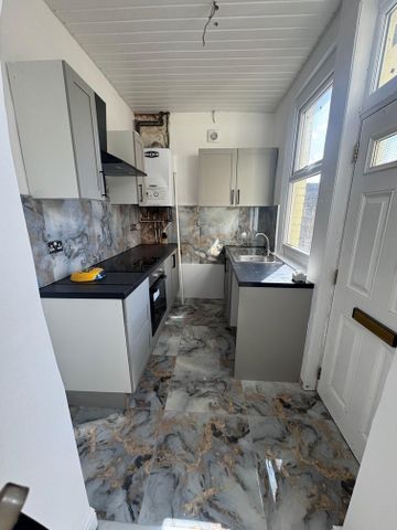 3 bedroom terraced house to rent - Photo 4