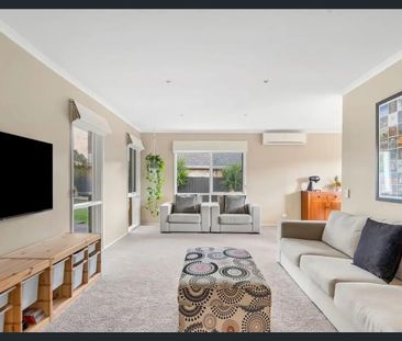 STUNNING HOME IN IDEAL LOCATION - Photo 1