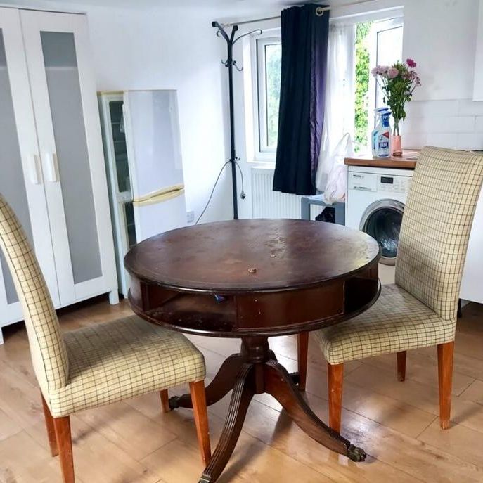 Studio to rent - Photo 1