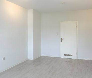 Singlewohnung in zentraler Lage: Renovierte 2-Zimmer Mietwohnung in... - Photo 1