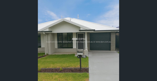 Modern new duplex - Photo 1