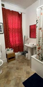 1 bedroom in a flat share to rent - Photo 4