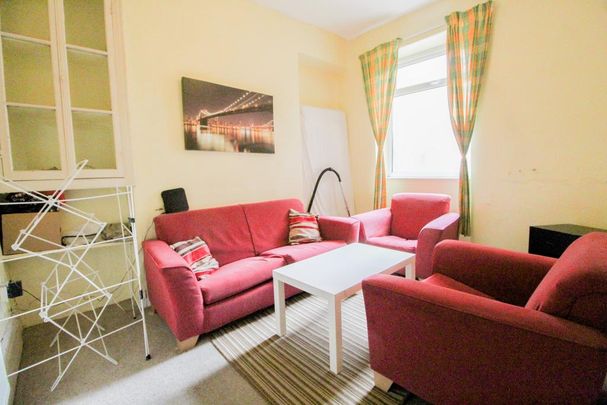 1 bedroom in a house share to rent - Photo 1