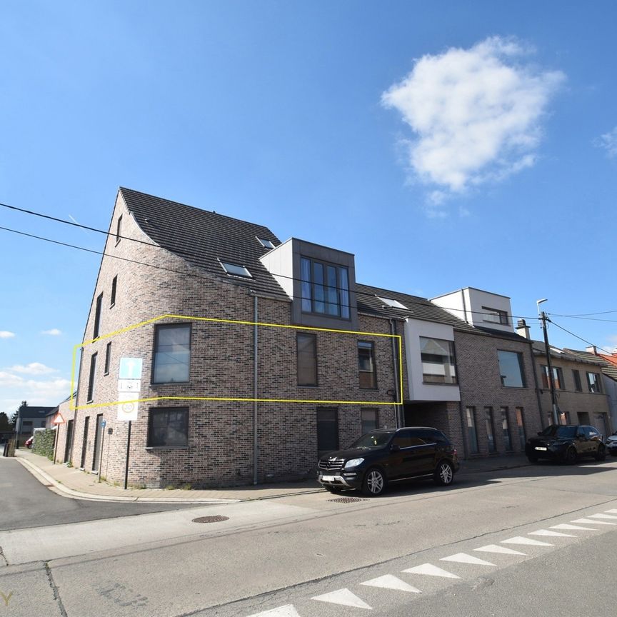 Modern 3 slpk.-appartement met groot terras, autostplts en lift. Vrij vnf 01/01/'26 - Foto 1