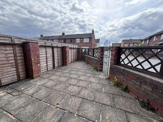 Portlands, Fairfield Avenue Bramley - Photo 1