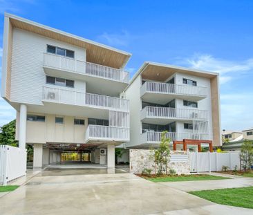 Stunning Apartment Only a Stones Throw to Everything! - Photo 1