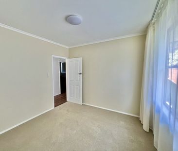 THREE BEDROOM HOUSE - Photo 4