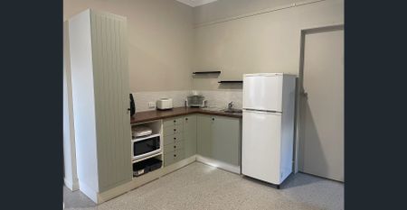 Furnished 1 Bedroom self contained single level Granny Flat - Photo 2