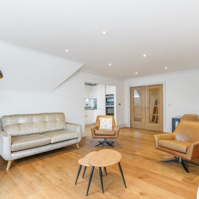 Rothsay Court, Gower Road, Weybridge, Surrey, KT13 - Photo 1