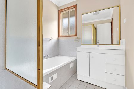 6A Peter Place, Bligh Park NSW 2756 - House For Rent | Domain - Photo 5