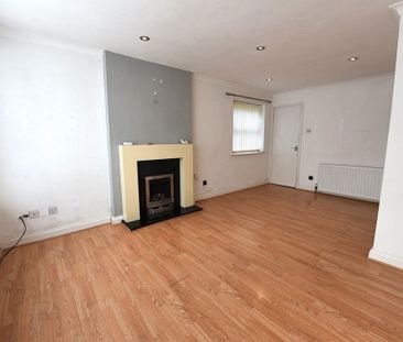 1 bedroom Flat in Abbeydale Grove, Leeds - Photo 2