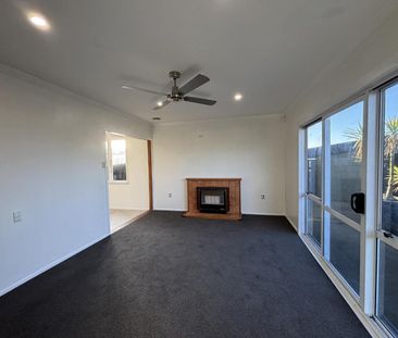 Renovated four-bedroom family home - Photo 1