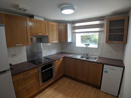 2 bedroom flat to rent - Photo 4