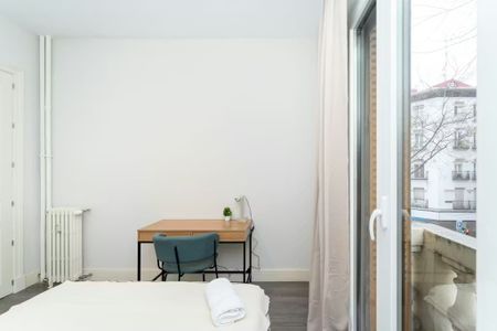 Calle de Blasco de Garay, Madrid, Community of Madrid 28015 - Foto 2