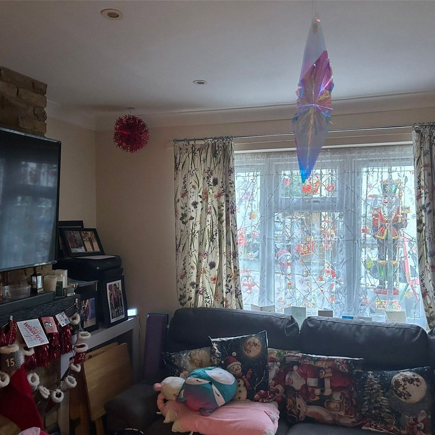 Barossa Road, Camberley, Surrey, GU15 - Photo 1