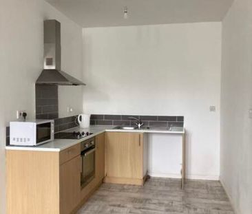 Large Ground Floor Flat, Ty Naba, Clydach, SA65HA - Photo 3