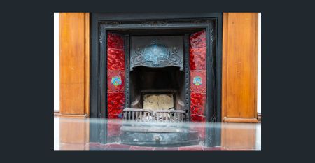 Character home in ultra-connected location - Photo 3