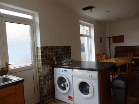 Australia Road Cardiff, CF14 3DB - Rent £2,100pcm Bills included - Photo 3