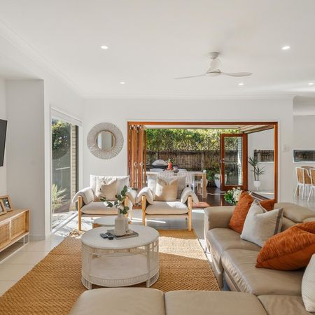 THE PERFECT BLEND OF SPACE, STYLE & COMFORT - Photo 4