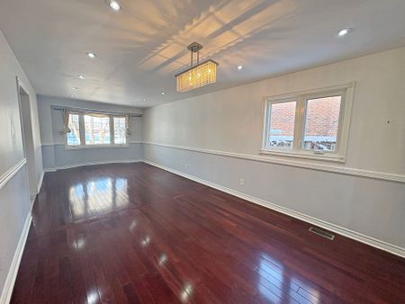 For Lease - 90 Penny Crescent, Markham, Ontario - Photo 5