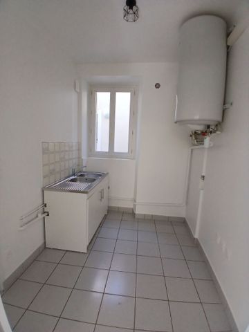 Location Appartement 1 pièce 31m² - Photo 2