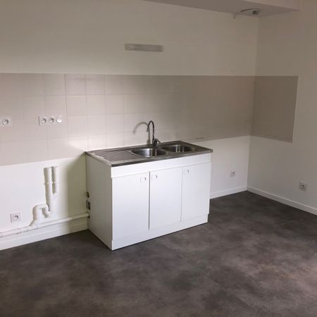 4 PIECES – CHAMBERY CENTRE - Photo 3