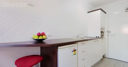 Studio Apartment - Photo 4