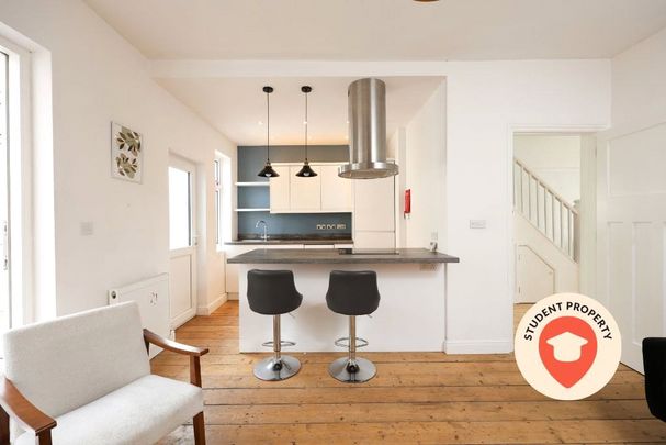 Pine Grove, Filton - Photo 1