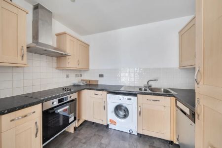 1 bedroom apartment to rent - Photo 2