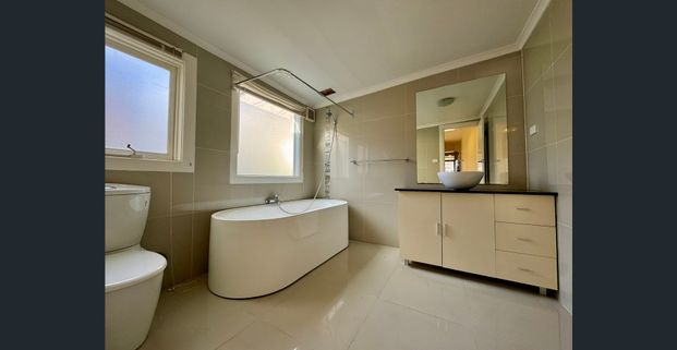 A Carlton lifestyle! - Photo 1