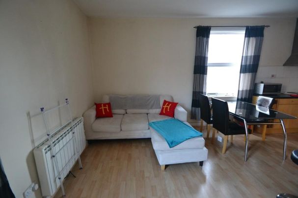 2 bedroom flat to rent - Photo 1