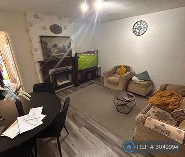 3 bedroom semi-detached house to rent - Photo 3