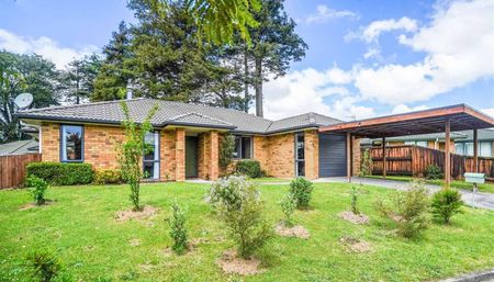 Hamilton East Beauty - Photo 2