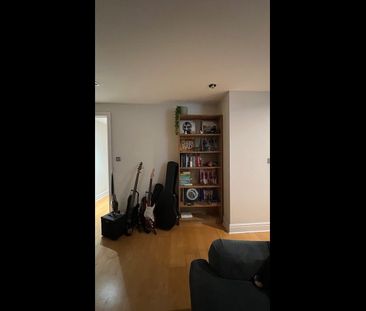 2 Bed Flat, Edison Building, E14 - Photo 1