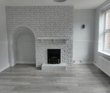 Castlecombe Road, London, SE9 - Photo 2