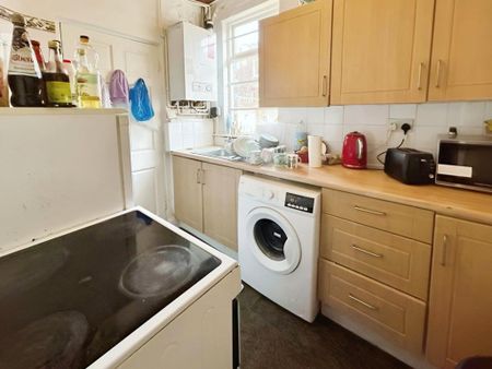 3 bedroom terraced house to rent - Photo 3