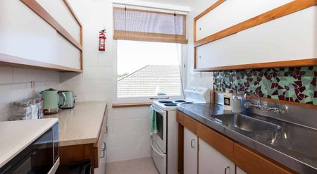 2 Bedroom Apartment with Patio - Photo 2