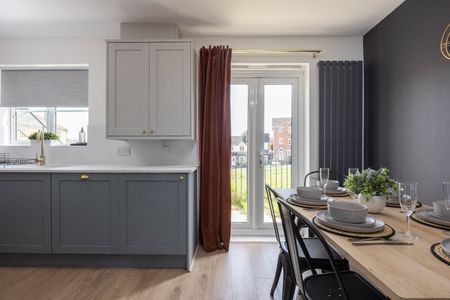 5 Bed Semi-Detached House, Paxton Court, LS12 - Photo 5