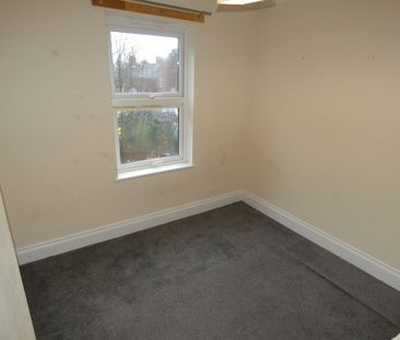 3 bed Terraced - To Let - Photo 4