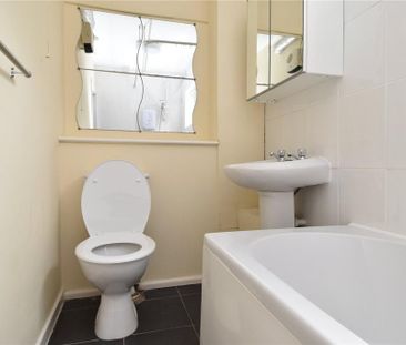 2 bedroom maisonette to rent - Photo 3