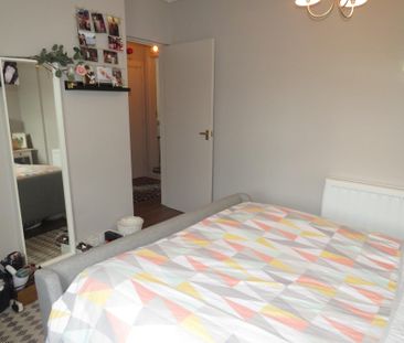 High Street, Hucknall, NOTTINGHAM - Photo 2